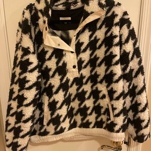 Lou & Grey Black and White Fleece Pullover